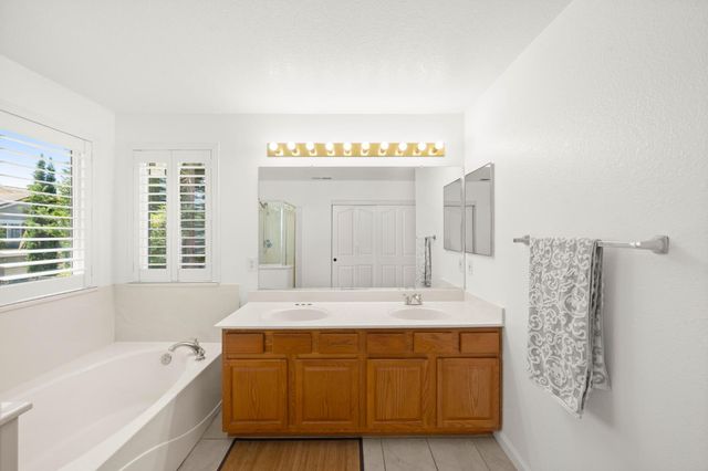 8612 Mystras Cir, Elk Grove, CA 95624