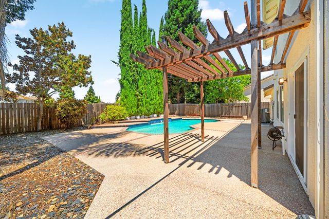8612 Mystras Cir, Elk Grove, CA 95624