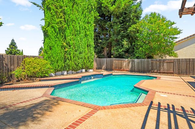 8612 Mystras Cir, Elk Grove, CA 95624