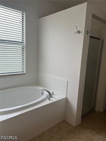 304 SW Trafalgar PKWY, Cape Coral, FL 33991