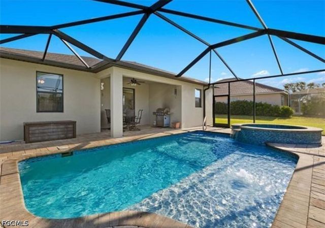 304 SW Trafalgar PKWY, Cape Coral, FL 33991