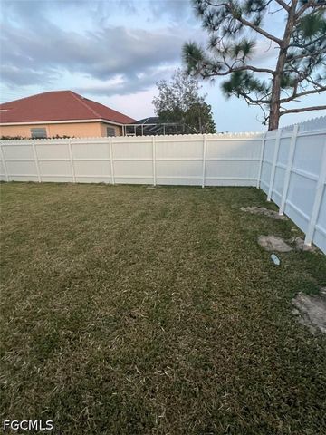 304 SW Trafalgar PKWY, Cape Coral, FL 33991
