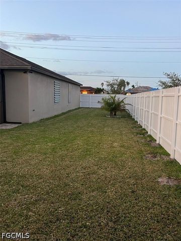 304 SW Trafalgar PKWY, Cape Coral, FL 33991