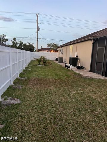 304 SW Trafalgar PKWY, Cape Coral, FL 33991