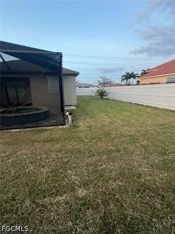 304 SW Trafalgar PKWY, Cape Coral, FL 33991