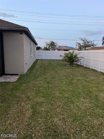 304 SW Trafalgar PKWY, Cape Coral, FL 33991
