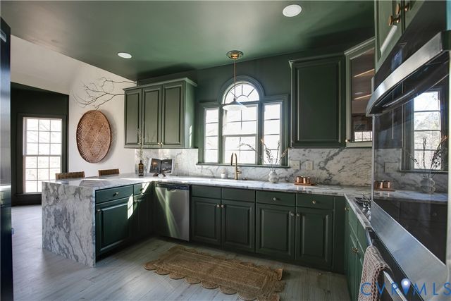 8102 Braxton Ct, Hanover, VA 23116