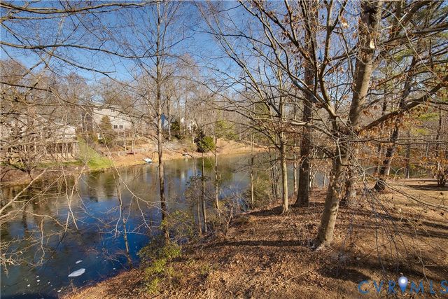 8102 Braxton Ct, Hanover, VA 23116