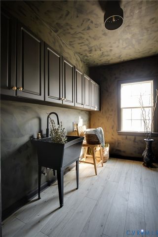 8102 Braxton Ct, Hanover, VA 23116