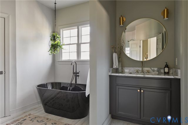 8102 Braxton Ct, Hanover, VA 23116