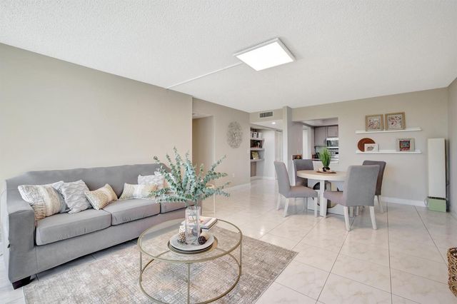 1101 RIVER REACH Drive 415, Fort Lauderdale, FL 33315
