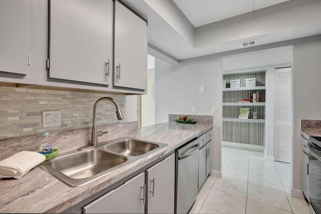 1101 RIVER REACH Drive 415, Fort Lauderdale, FL 33315