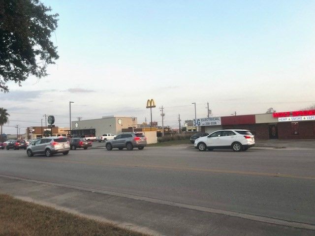 301 W Fm 351, Beeville, TX 78102