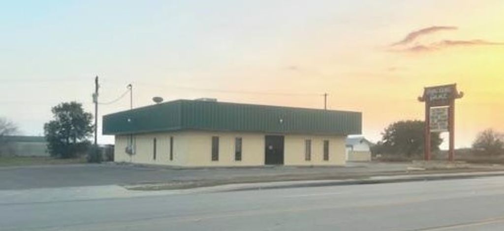 301 W Fm 351, Beeville, TX 78102