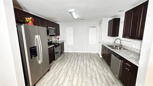 6614 Bluestone Springs Lane, Spring, TX 77379