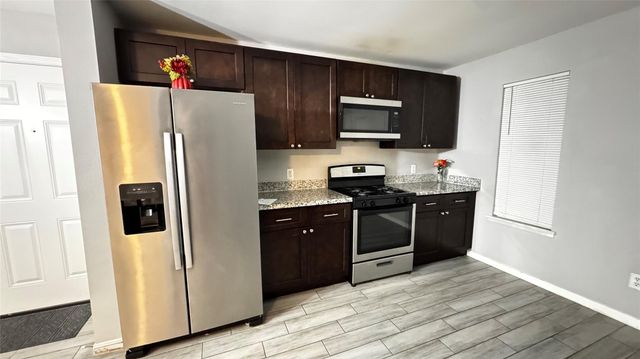 6614 Bluestone Springs Lane, Spring, TX 77379