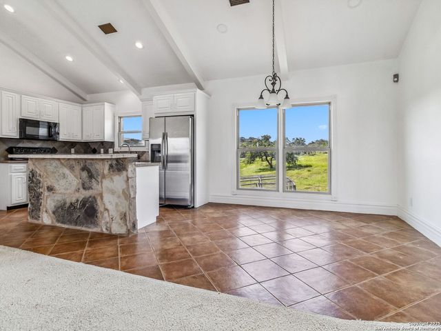 27481 Smithson Valley, San Antonio, TX 78261