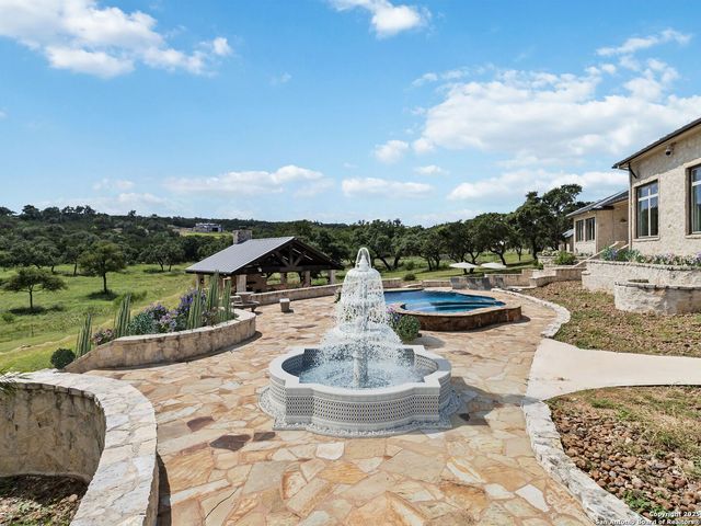 27481 Smithson Valley, San Antonio, TX 78261