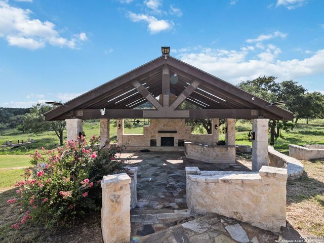 27481 Smithson Valley, San Antonio, TX 78261
