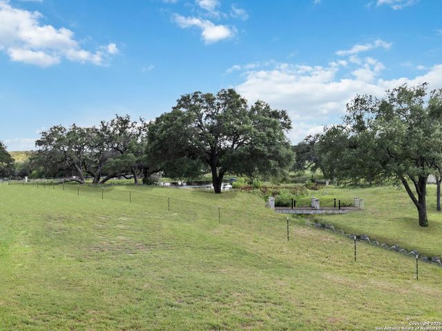 27481 Smithson Valley, San Antonio, TX 78261