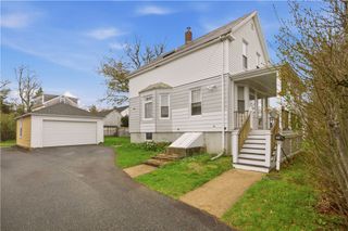18 Cummings Road, Newport, RI 02840