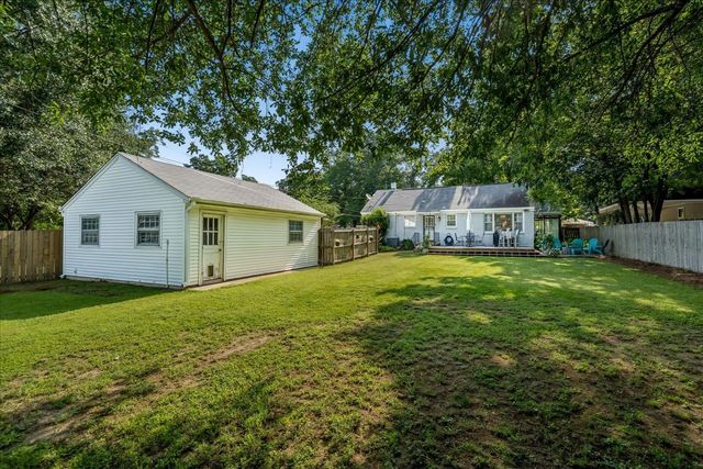 1157 COLONIAL RD, Memphis, TN 38117