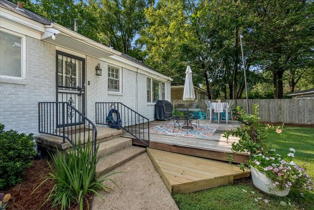 1157 COLONIAL RD, Memphis, TN 38117