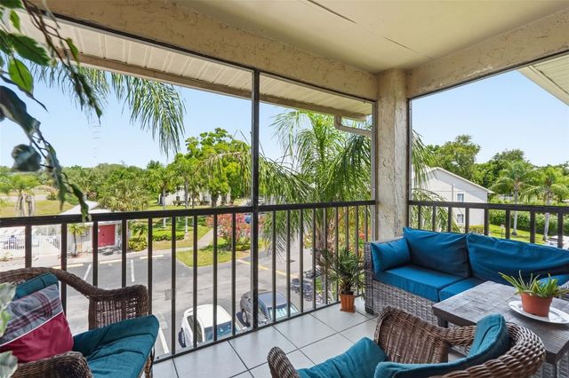 2067 HUNTERS GLEN DRIVE 339, Dunedin, FL 34698