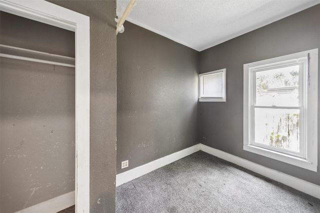 2328 E 14th Street, Des Moines, IA 50316