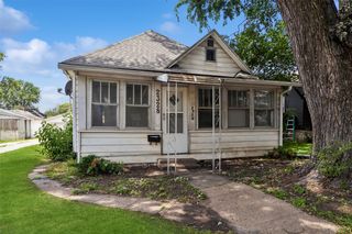 2328 E 14th Street, Des Moines, IA 50316