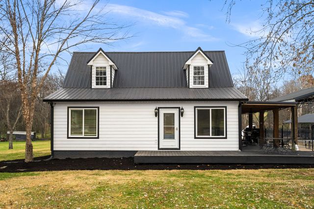 6117 Henry Gower Rd, Pleasant View, TN 37146