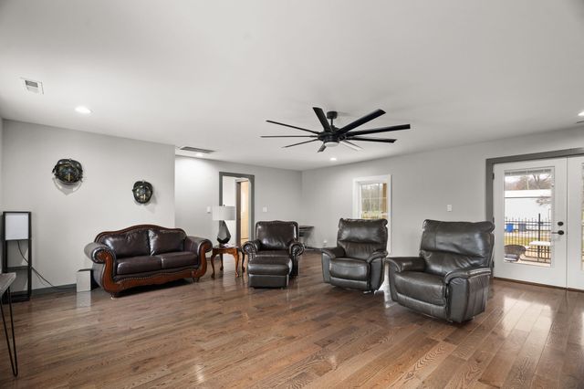 6117 Henry Gower Rd, Pleasant View, TN 37146