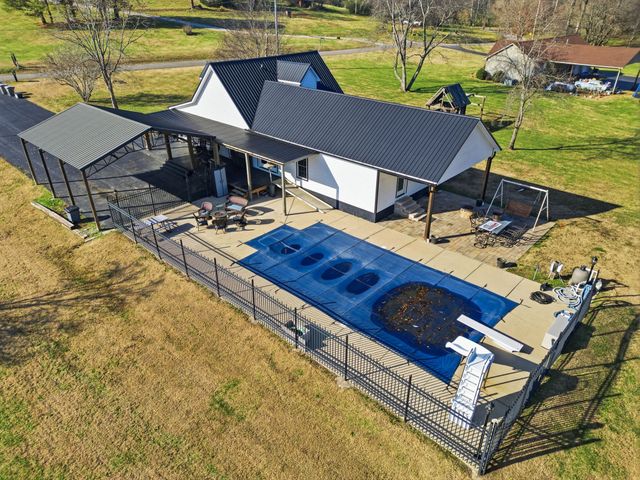 6117 Henry Gower Rd, Pleasant View, TN 37146