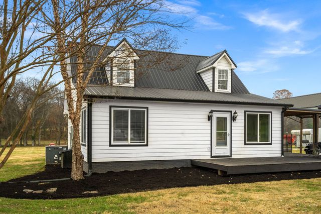 6117 Henry Gower Rd, Pleasant View, TN 37146