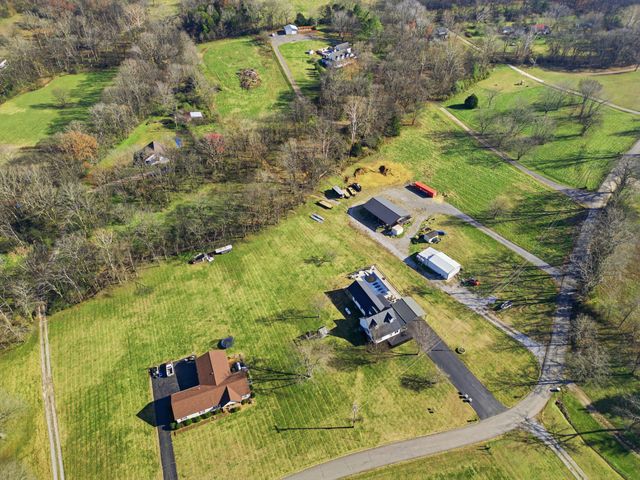 6117 Henry Gower Rd, Pleasant View, TN 37146