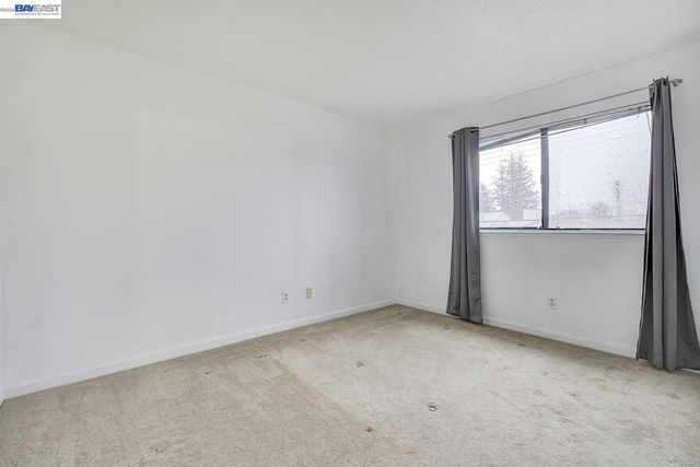 29300 Dixon St 207, Hayward, CA 94544