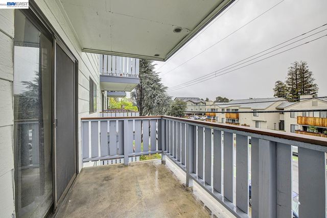 29300 Dixon St 207, Hayward, CA 94544