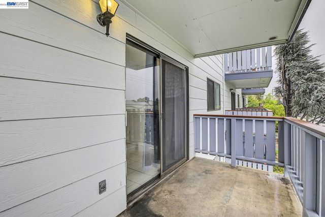 29300 Dixon St 207, Hayward, CA 94544