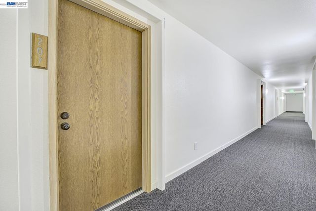 29300 Dixon St 207, Hayward, CA 94544