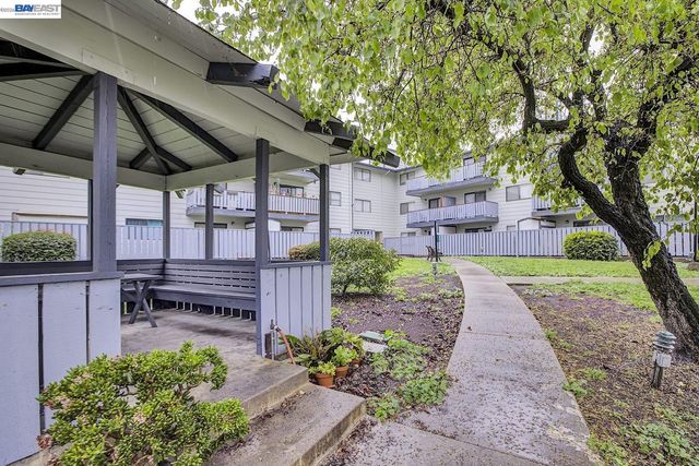 29300 Dixon St 207, Hayward, CA 94544