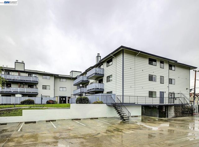 29300 Dixon St 207, Hayward, CA 94544