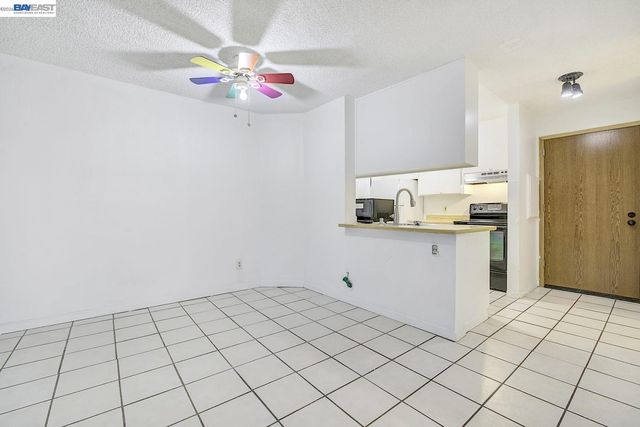 29300 Dixon St 207, Hayward, CA 94544