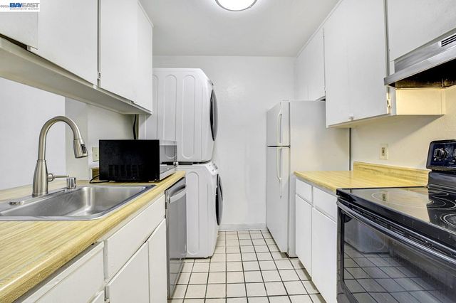 29300 Dixon St 207, Hayward, CA 94544