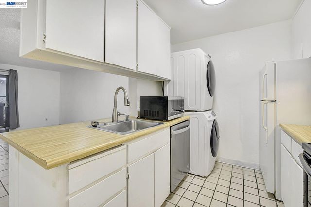 29300 Dixon St 207, Hayward, CA 94544