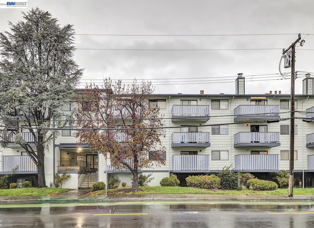 29300 Dixon St 207, Hayward, CA 94544