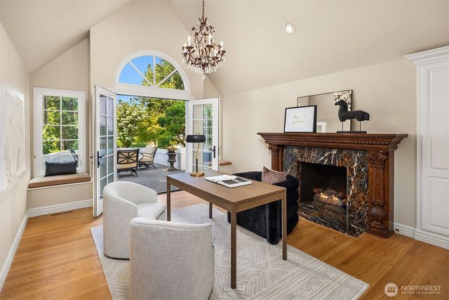 8826 NE 2nd Place, Medina, WA 98039