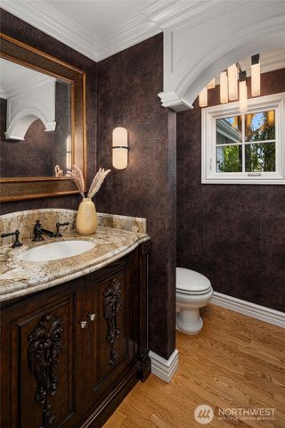 8826 NE 2nd Place, Medina, WA 98039