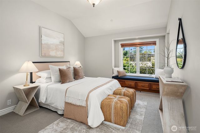 8826 NE 2nd Place, Medina, WA 98039