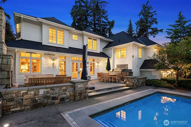 8826 NE 2nd Place, Medina, WA 98039