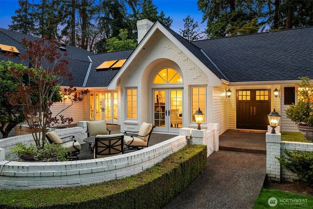 8826 NE 2nd Place, Medina, WA 98039
